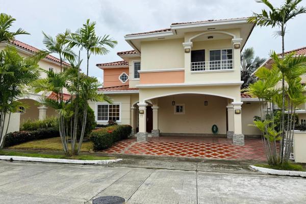 Casa en alquiler de 4 recámaras en villa valencia - costa sur