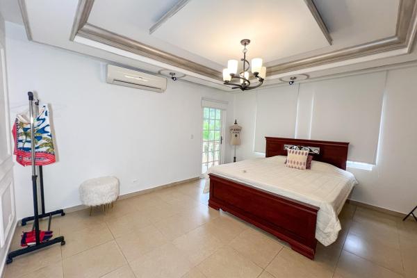 Se vende casa en urbanización margarita, colón
