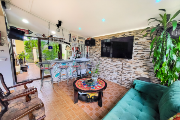 Venta casa en condado del rey complejo cerrado