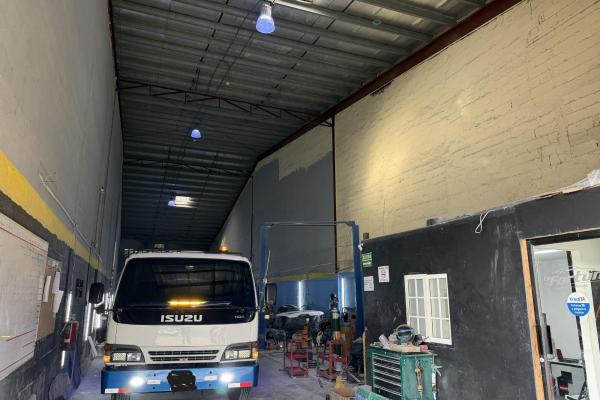 Alquiler de galera de 367.51m2 el crisol en p.h. galeras el crisol