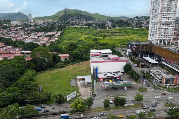 Commercial land on tumba muerto for development