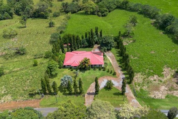 4-bedroom hacienda-style home in david