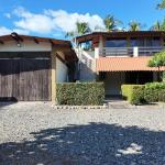 Home with 3 apartments, lagoon access