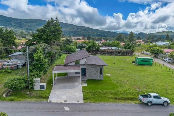 Contemporary home for sale in alto boquete