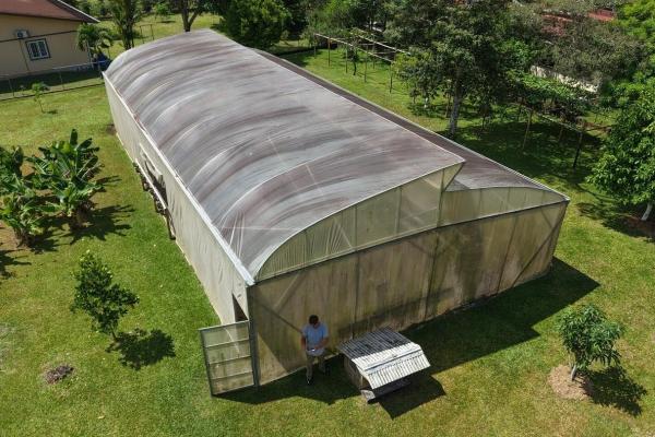 Casa familiar con jardines y taller en un terreno de 3486 m² en potrerillos