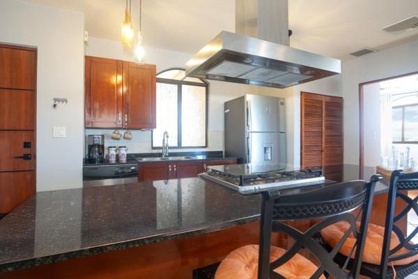 Rare ground-floor canyon view condo in los molinos