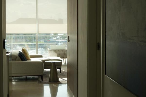 Apartamento con luz natural y vistas a la marina en bcr