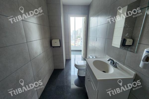 Venta o alquiler de oficina en ocean business plaza