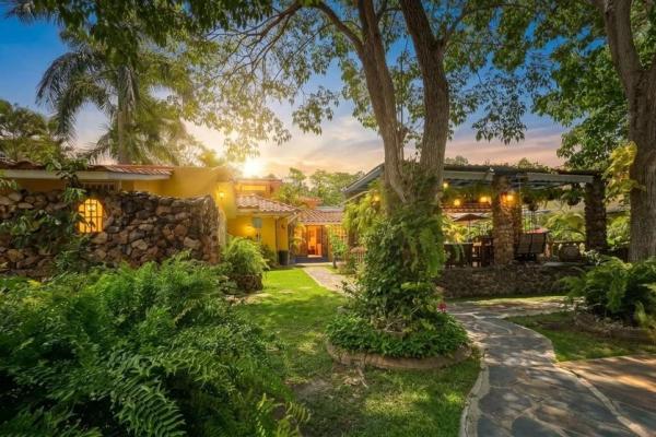 Coronado golf club home with pool