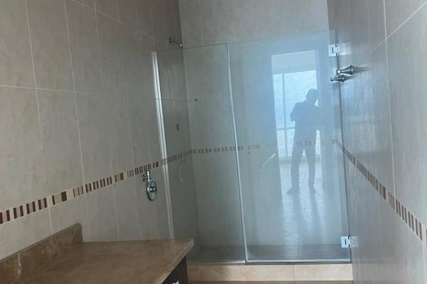 Banco vende penthouse en ph titanium