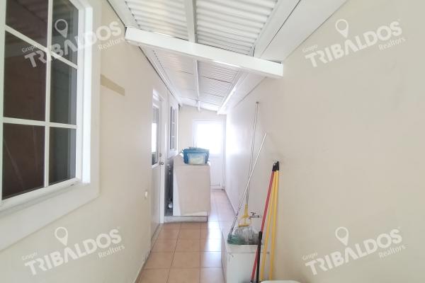 Venta de casa adosada en villa de las azores en villa lucre