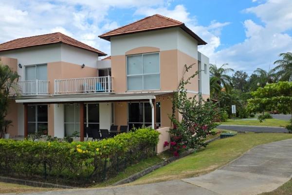 Townhouse en esquina en costa blanca viĺlas decameron