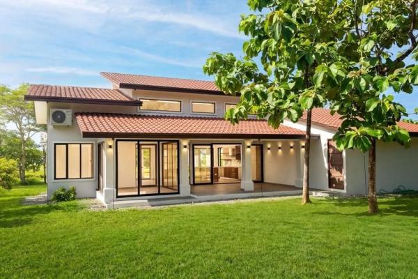 New 3-bedroom villa in boca chica