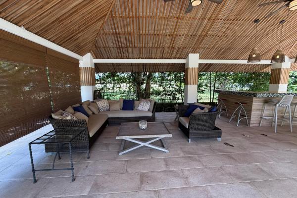 Casa con piscina en coronado golf | amoblada y equipada