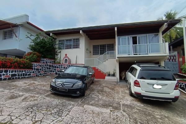 House for sale in altos de betania