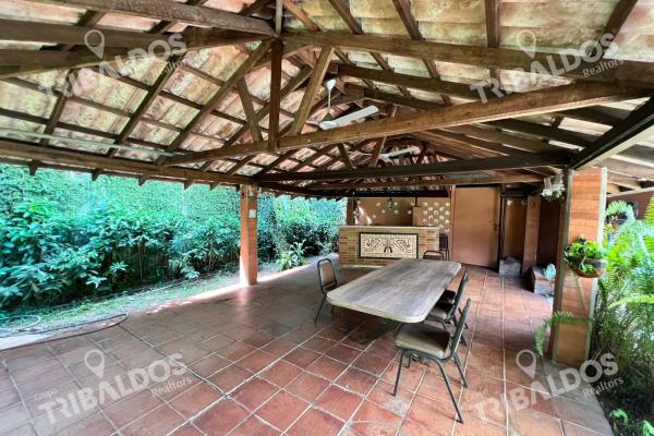 Venta de terreno con mejoras en el carmen