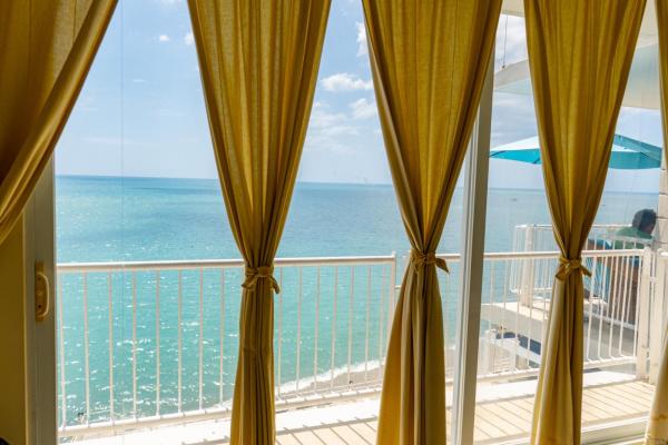 Apartamento de 4 habitaciones frente al mar en farallon