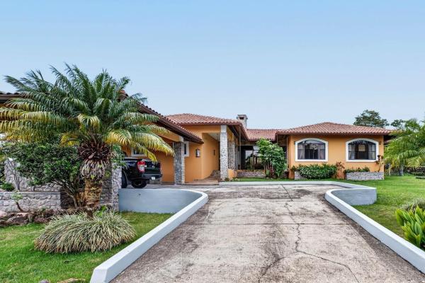 Casa los molinos boquete con amplia terraza