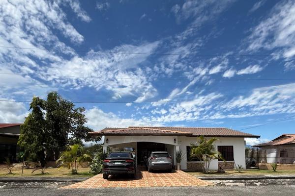 Beautiful 3 bedroom house in dolega panama