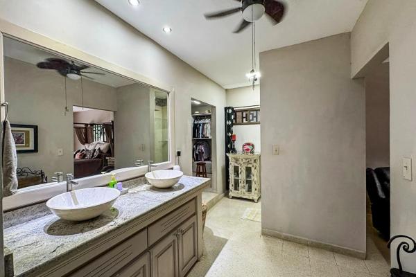 Home with pool on a 2,239 m² lot