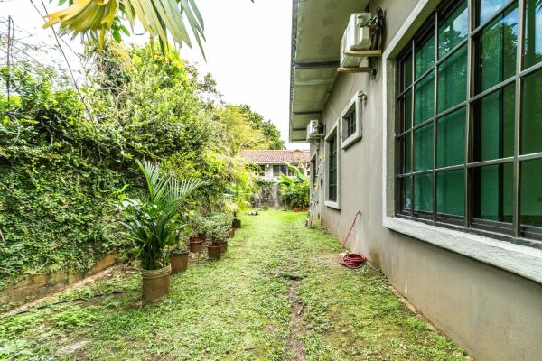 Residence for rent in altos del golf