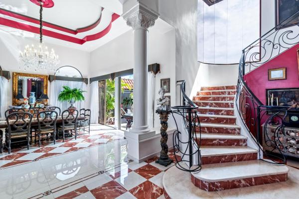 Magnificent mansion in los molinos boquete