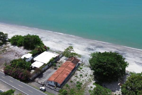 Casa frente al mar de 4 habitaciones en juan hombrón
