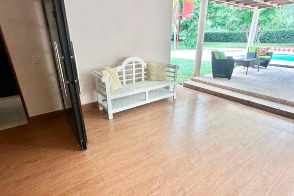 Se vende casa con amplio terreno en coronado, club del golf