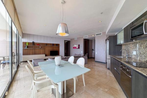 Apartamento en planta alta en punta pacífica, panamá