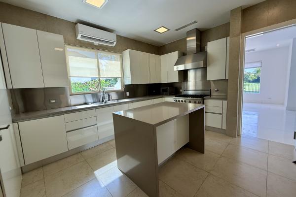 Venta de casa en fairway estates, santa maria