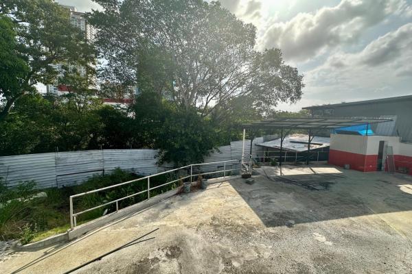 Commercial lot for sale or rent in linda vista