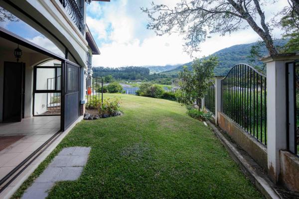 Se vende casa unifamiliar adosada de 2 recamaras en boquete
