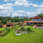 Finca de inversión en las tierras altas con concesión de aguas poco comunes