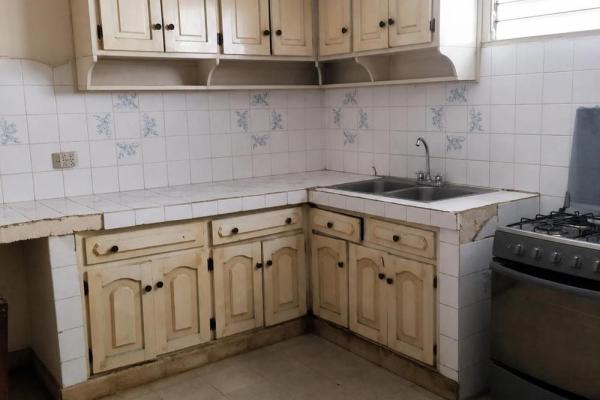 Se vende propiedad de 8 habitaciones con zonificación comercial