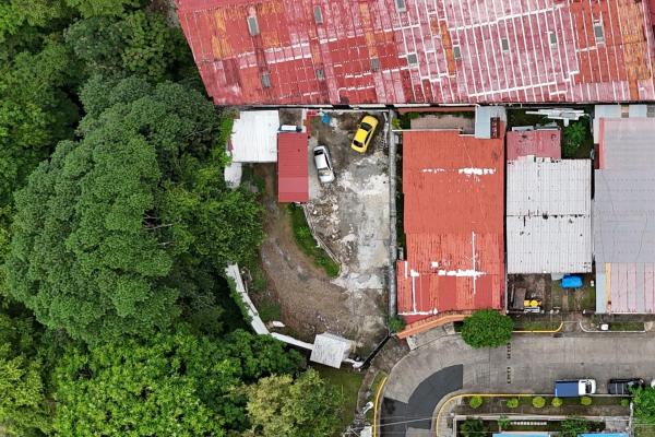 Commercial lot for sale or rent in linda vista