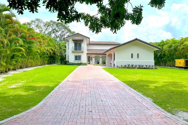 Spectacular house for sale/rent in buenaventura
