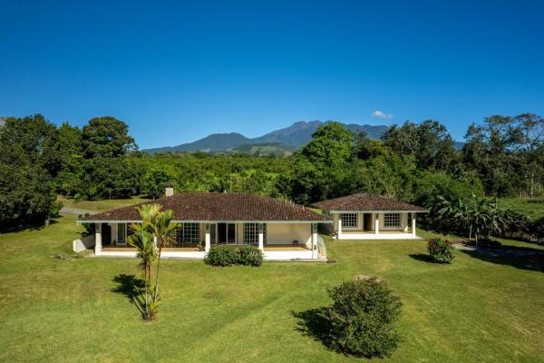 Retiro ecuestre refinado en potrerillos rovira