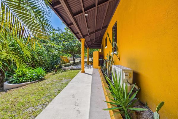 Casa tropical de 3 dormitorios hacienda pacifica
