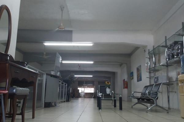 Commercial building of 3 stories in colon city