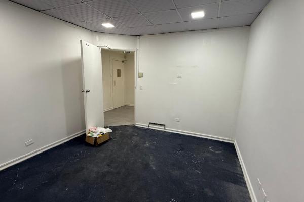 Office for rent in plaza inca