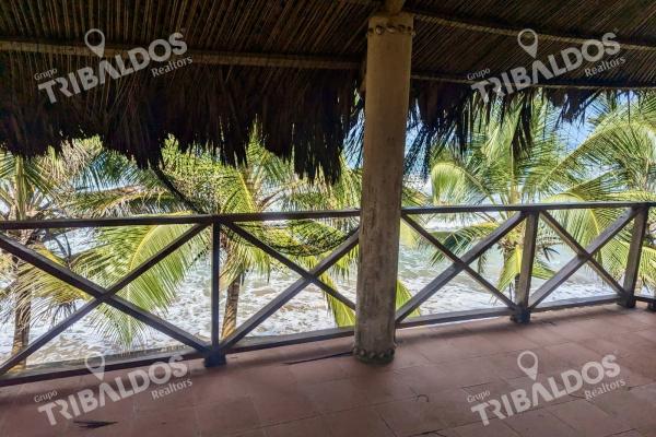 Sale of a beachfront house in palenque, colon.