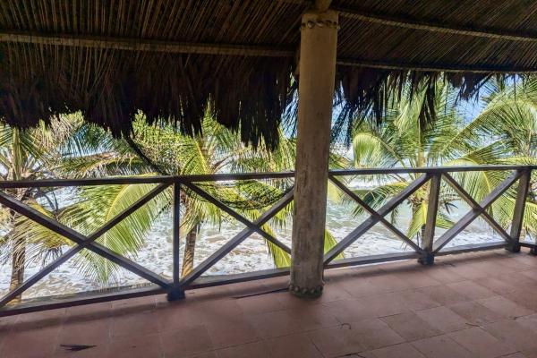 Venta de casa frente al mar en colon