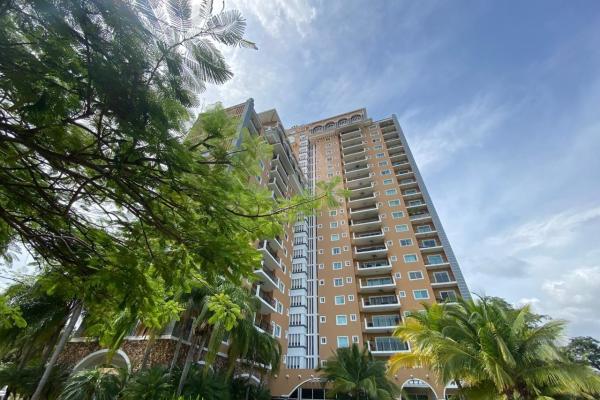 Apartamento de 4 habitaciones en edificio ph el alcazar, en coronado golf