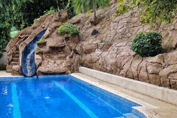 Venta de casa unifamiliar en fuente del fresno condado del rey remodelada