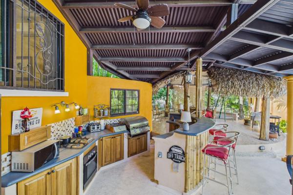 Casa tropical de 3 dormitorios hacienda pacifica