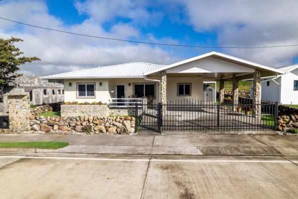 Turnkey 3 bedroom 2 bath home in alto boquete