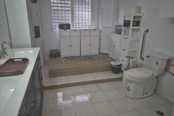Beautiful townhome in privileged residential area