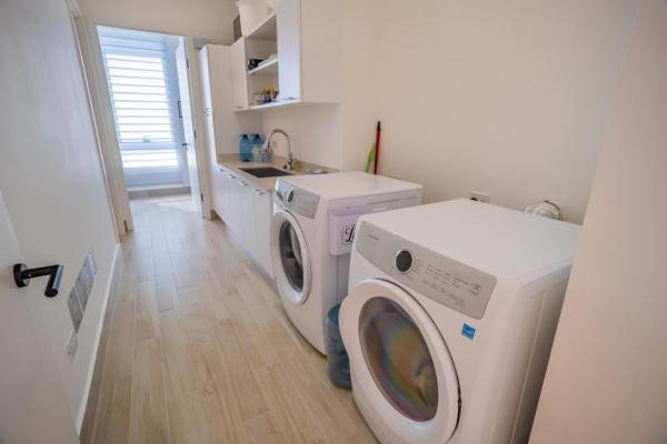Beach club residences, ocean reef island