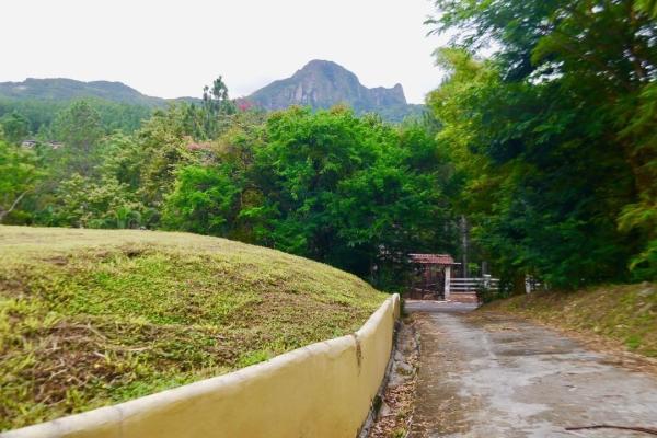 Casita de montaña y gran terreno