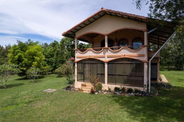 Potrerillos village home with studio apartment